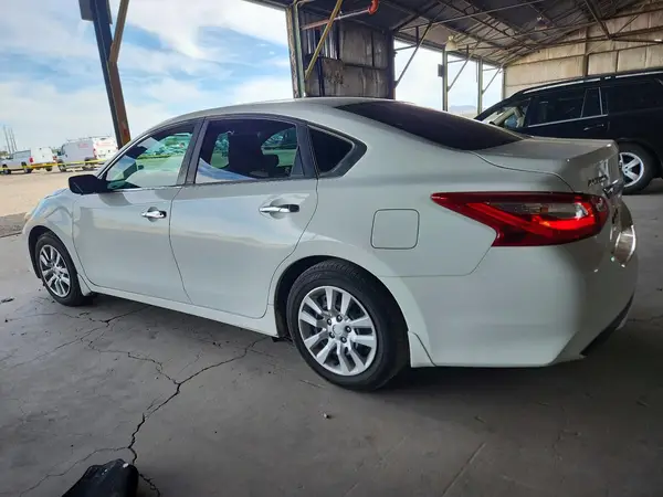 1N4AL3AP0GN362678 — 2016 Nissan Altima, фото 2 с аукциона Copart 30.09.2026, Естественный износ