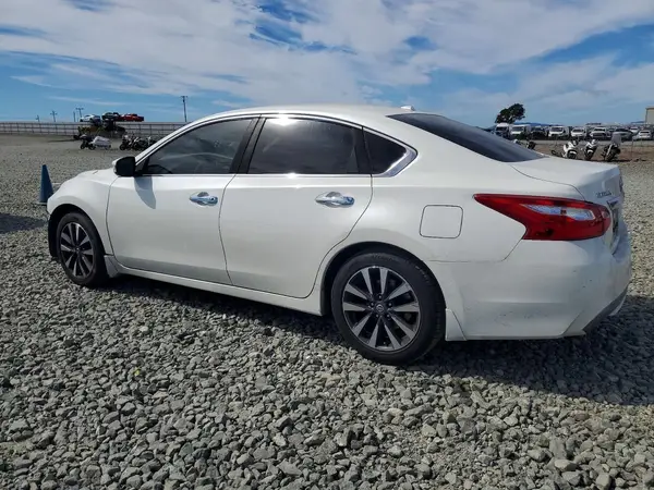 1N4AL3AP4GC178212 — 2016 Nissan Altima, фото 2 с аукциона Copart, Передняя часть