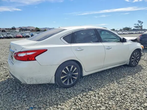 1N4AL3AP4GC178212 — 2016 Nissan Altima, фото 3 с аукциона Copart, Передняя часть