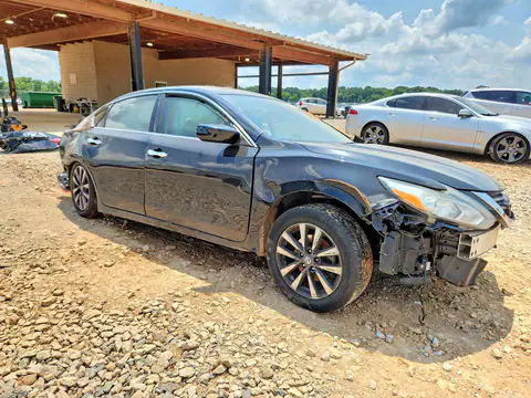 1N4AL3AP9HC144560 — 2017 Nissan Altima, фото 4 с аукциона Copart 30.09.2026, Повреждения со всех сторон