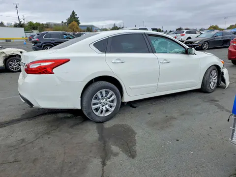 2017 Nissan Altima VIN 1N4AL3AP2HC125252 фото 3