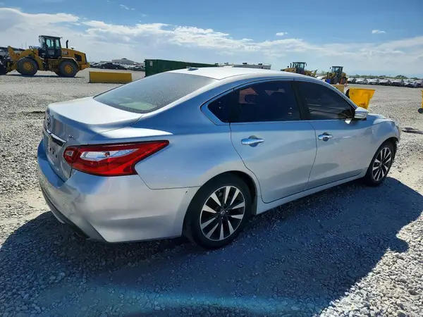 1N4AL3AP5HC196719 — 2017 Nissan Altima, фото 3 с аукциона Copart 06.10.2026, Передняя часть