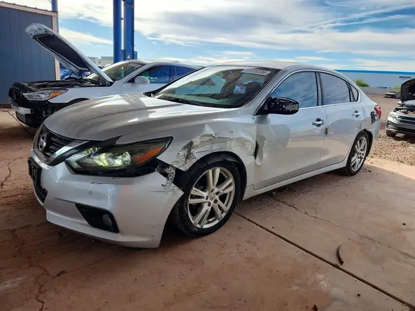1N4BL3AP0HC204049 — 2017 Nissan Altima, Передняя часть (Front End), фото до ремонта