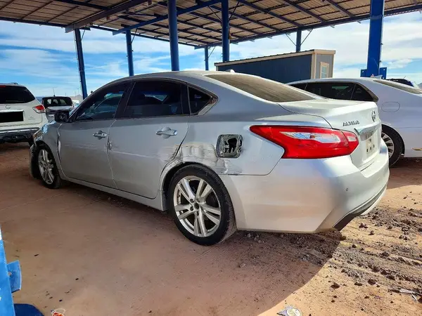 1N4BL3AP0HC204049 — 2017 Nissan Altima, фото 2 с аукциона Copart 29.09.2026, Передняя часть