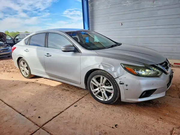 1N4BL3AP0HC204049 — 2017 Nissan Altima, фото 4 с аукциона Copart 29.09.2026, Передняя часть
