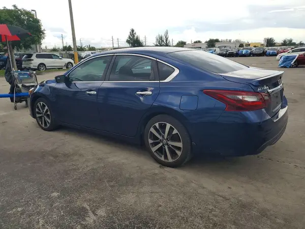 1N4AL3AP5HC492002 — 2017 Nissan Altima, фото 2 с аукциона Copart 05.10.2026, Боковая часть