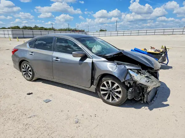 1N4AL3AP6HC245538 — 2017 Nissan Altima, фото 4 с аукциона Copart 01.10.2026, Передняя часть