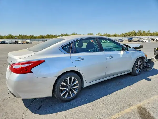 1N4AL3AP2HC140835 — 2017 Nissan Altima, фото 3 с аукциона Copart, Передняя часть