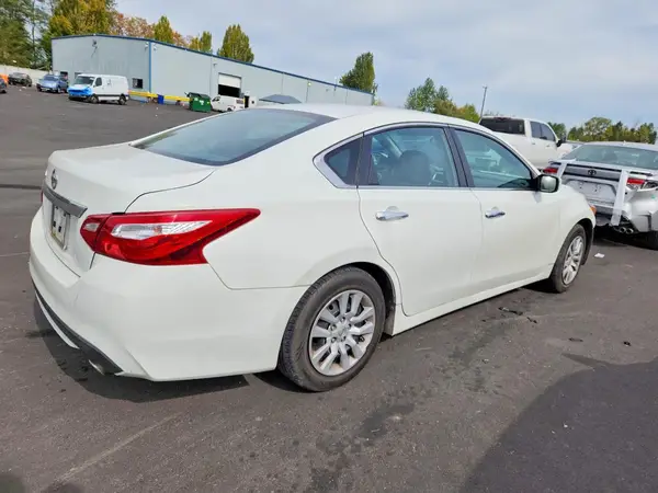 1N4AL3AP2HN354423 — 2017 Nissan Altima, фото 3 с аукциона Copart, Передняя часть