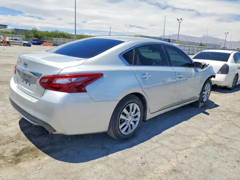 2018 Nissan Altima VIN 1N4AL3AP8JC148329 фото 3