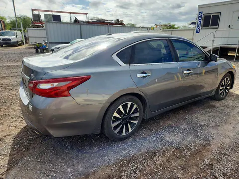 2018 Nissan Altima VIN 1N4AL3AP0JC231138 фото 3