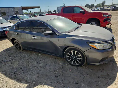 2018 Nissan Altima VIN 1N4AL3AP3JC267437 фото 4