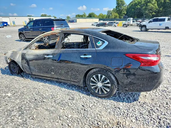 1N4AL3AP0JC293428 — 2018 Nissan Altima, фото 2 с аукциона Copart 01.10.2026, Пожар