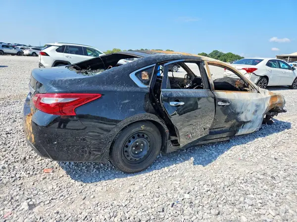 1N4AL3AP0JC293428 — 2018 Nissan Altima, фото 3 с аукциона Copart 01.10.2026, Пожар