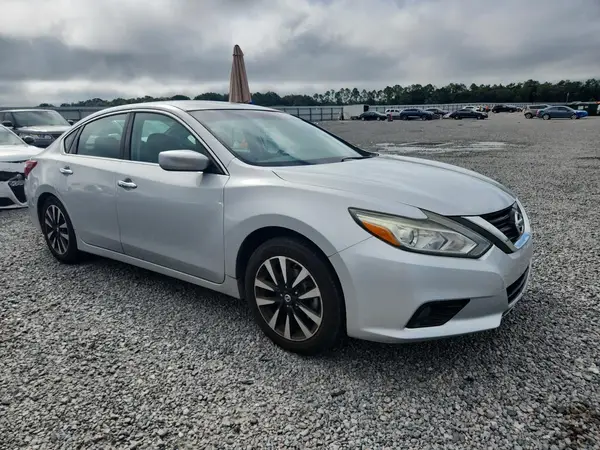 1N4AL3AP1JC122929 — 2018 Nissan Altima, фото 4 с аукциона Copart, Боковая часть