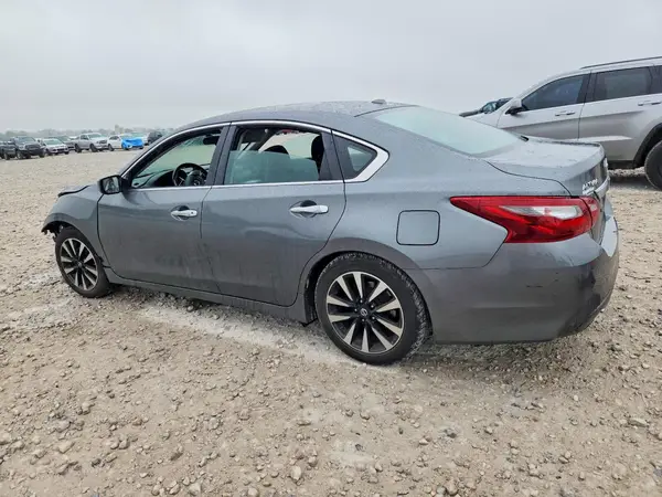 1N4AL3AP1JC207415 — 2018 Nissan Altima, фото 2 с аукциона Copart, Передняя часть