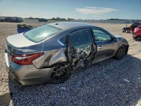 1N4AL3AP8JC164143 — 2018 Nissan Altima, фото 3 с аукциона Copart, Боковая часть