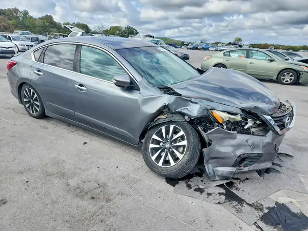 1N4AL3AP9JC137663 — 2018 Nissan Altima, фото 4 с аукциона Copart, Передняя часть