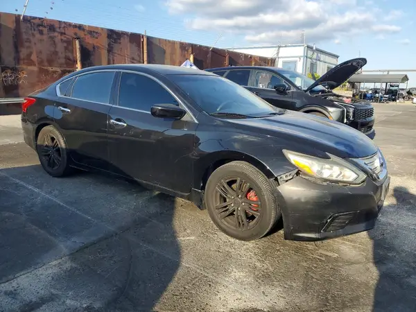 1N4AL3AP7JC154929 — 2018 Nissan Altima, фото 4 с аукциона Copart 30.09.2026, Вандализм