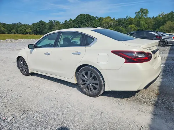1N4AL3AP6JC476834 — 2018 Nissan Altima, фото 2 с аукциона Copart, Передняя часть
