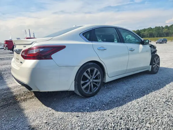 1N4AL3AP6JC476834 — 2018 Nissan Altima, фото 3 с аукциона Copart, Передняя часть
