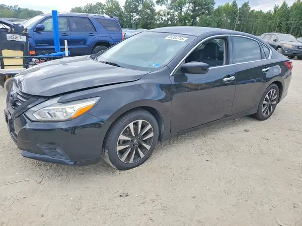 1N4AL3AP0JC248425 — 2018 Nissan Altima, Передняя часть (Front End), фото до ремонта