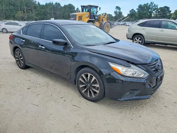 1N4AL3AP0JC248425 — 2018 Nissan Altima, фото 4 с аукциона Copart 06.10.2026, Передняя часть