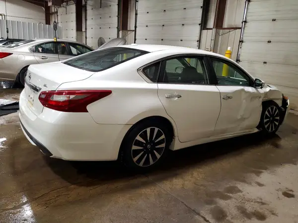 2018 NISSAN ALTIMA VIN 1N4AL3AP4JC231837 фото 3