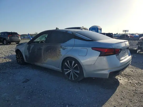 1N4BL4CV5KC210132 — 2019 Nissan Altima, фото 2 с аукциона Copart 02.10.2026, Пожар