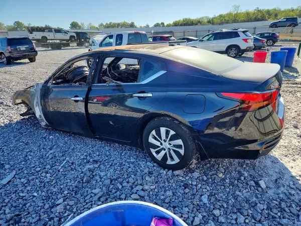 1N4BL4BV9KC241143 — 2019 Nissan Altima, фото 2 с аукциона Copart 13.10.2026, Пожар