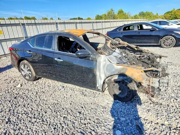 1N4BL4BV9KC241143 — 2019 Nissan Altima, фото 4 с аукциона Copart 13.10.2026, Пожар