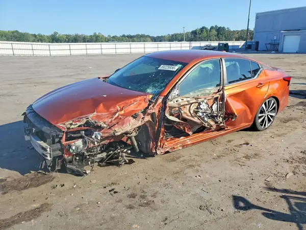 1N4BL4CV7KC187825 — 2019 Nissan Altima, Передняя часть (Front End), фото до ремонта