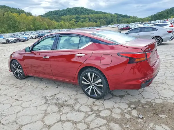 1N4BL4FW7KN319989 — 2019 Nissan Altima, фото 2 с аукциона Copart, Подтопление