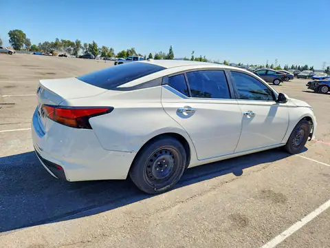 1N4BL4BV3KC127879 — 2019 Nissan Altima, фото 3 с аукциона Copart 13.10.2026, Передняя часть