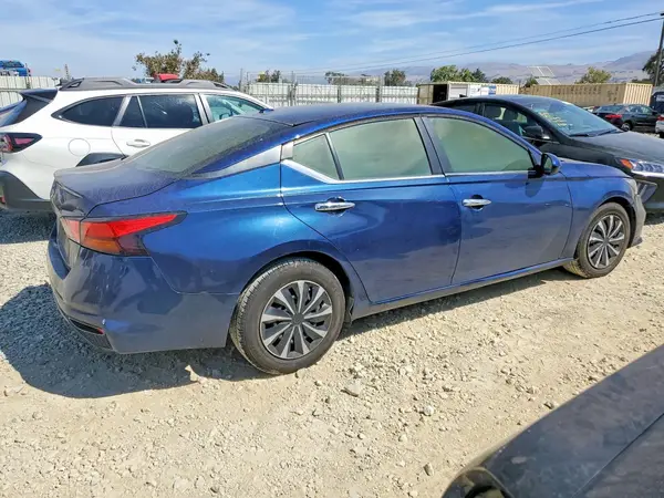 1N4BL4BV7LC209261 — 2020 Nissan Altima, фото 3 с аукциона Copart 29.09.2026, Пожар салона