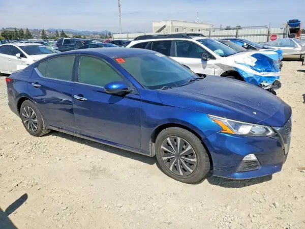 1N4BL4BV7LC209261 — 2020 Nissan Altima, фото 4 с аукциона Copart 29.09.2026, Пожар салона