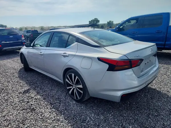 1N4BL4CV1MN373500 — 2021 Nissan Altima, фото 2 с аукциона Copart, Передняя часть