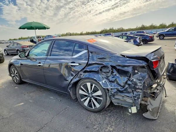 1N4BL4DV9MN365448 — 2021 Nissan Altima, фото 2 с аукциона Copart, Боковая часть