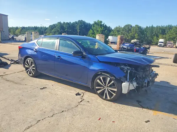 1N4BL4CV6MN382709 — 2021 Nissan Altima, фото 4 с аукциона Copart, Передняя часть