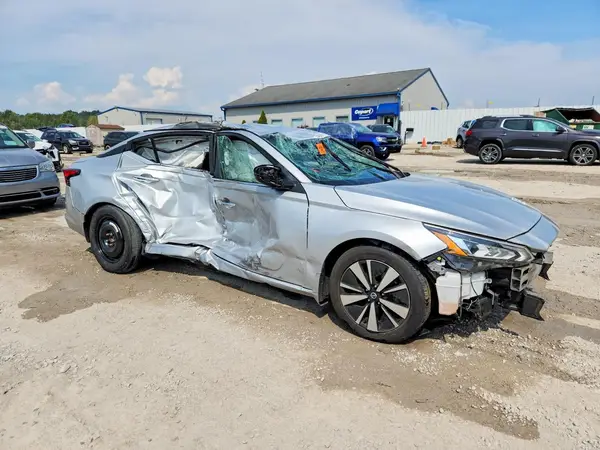 1N4BL4DV9MN414549 — 2021 Nissan Altima, фото 4 с аукциона Copart, Опрокидывание