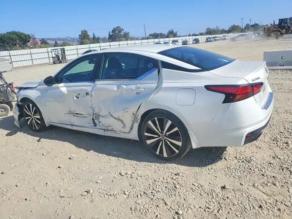 1N4BL4CV6MN315978 — 2021 Nissan Altima, фото 2 с аукциона Copart, Передняя часть