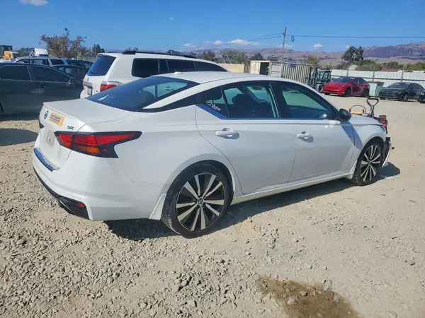 1N4BL4CV6MN315978 — 2021 Nissan Altima, фото 3 с аукциона Copart, Передняя часть