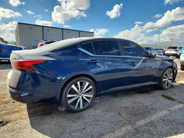 1N4BL4CV9MN415380 — 2021 Nissan Altima, фото 3 с аукциона Copart, Передняя часть