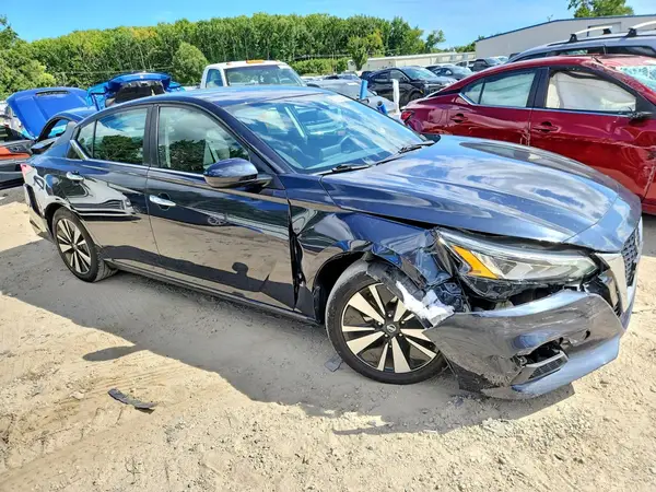 1N4BL4DV9NN300181 — 2022 Nissan Altima, фото 4 с аукциона Copart, Передняя часть