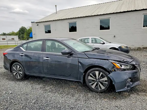 1N4BL4EV3NN411551 — 2022 Nissan Altima, фото 4 с аукциона Copart, Передняя часть