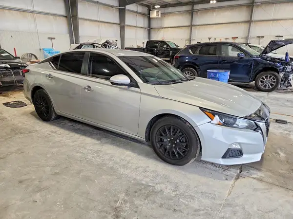 1N4BL4BV8NN310090 — 2022 Nissan Altima, фото 4 с аукциона Copart, Передняя часть