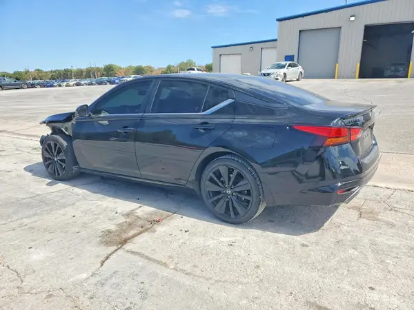 1N4BL4CV6NN368956 — 2022 Nissan Altima, фото 2 с аукциона Copart, Передняя часть