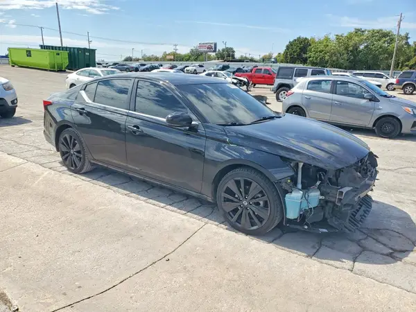 1N4BL4CV6NN368956 — 2022 Nissan Altima, фото 4 с аукциона Copart, Передняя часть