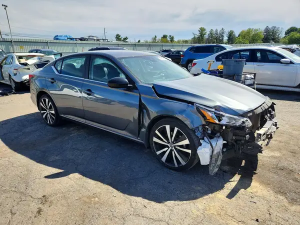 1N4BL4CW0NN307451 — 2022 Nissan Altima, фото 4 с аукциона Copart, Передняя часть