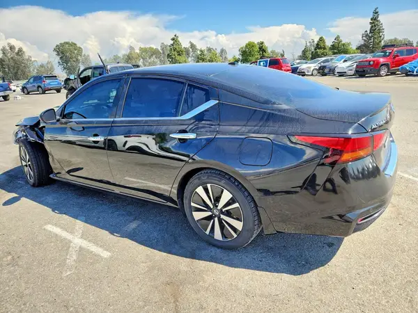 1N4BL4DV0NN336261 — 2022 Nissan Altima, фото 2 с аукциона Copart, Передняя часть